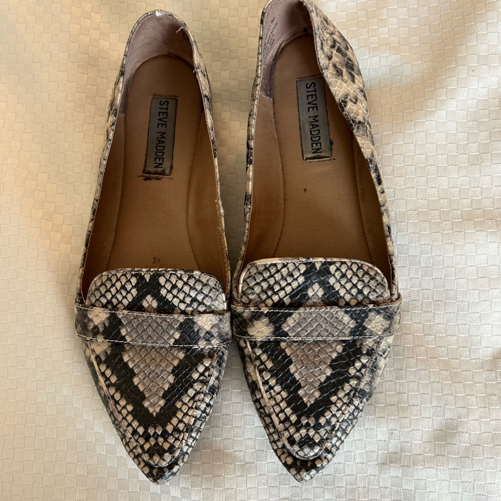 Steve Madden Python Print Flats Size 7 - Picture 2 of 4